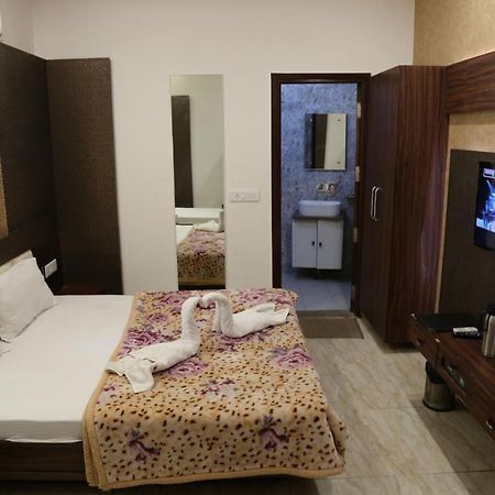 Shree Anand Dham Hotel Vrindāvan Exterior foto